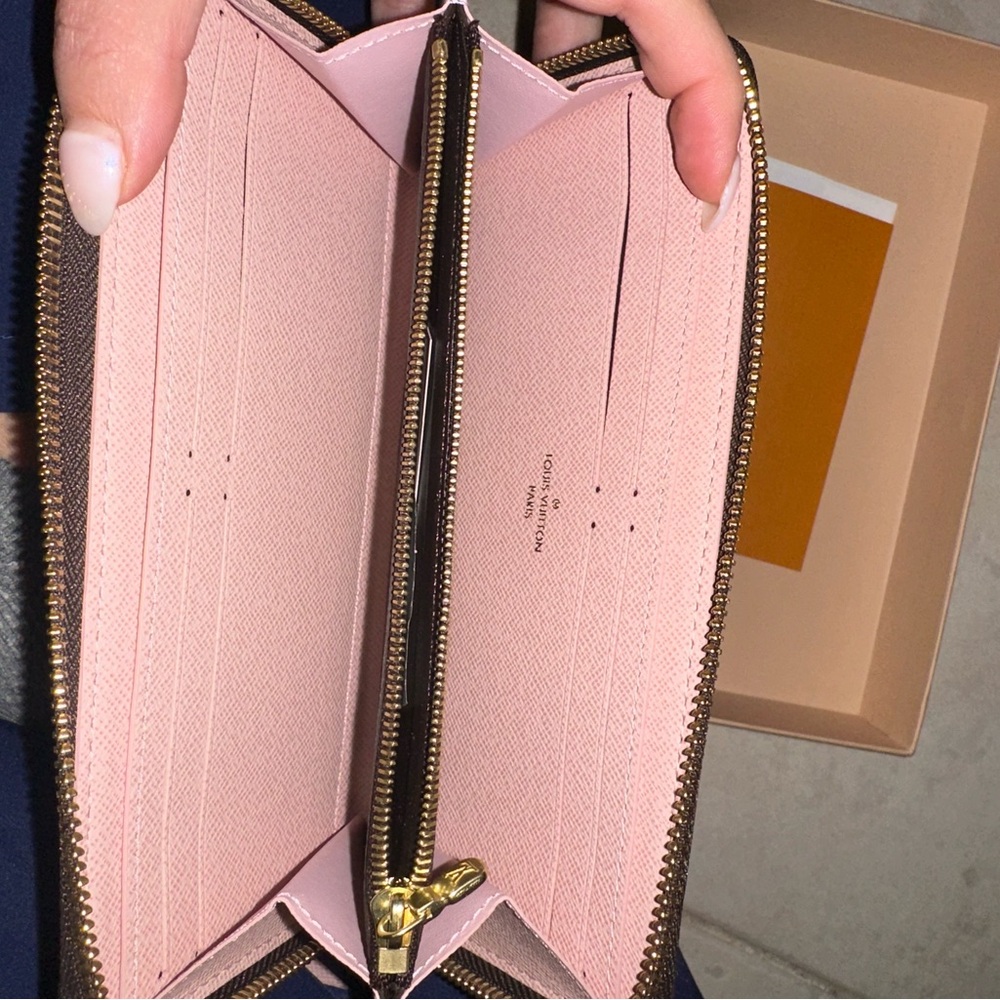 Louis Vuitton Clémence Wallet Pink - Picture 4 of 6